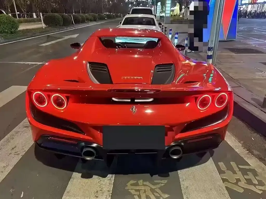 Ferrari F8 — фото 6