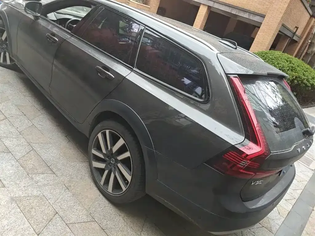 Volvo V90 2023 из CN, фото 3