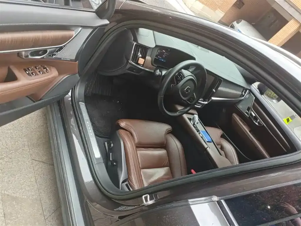 Volvo V90 2023 из CN, фото 4
