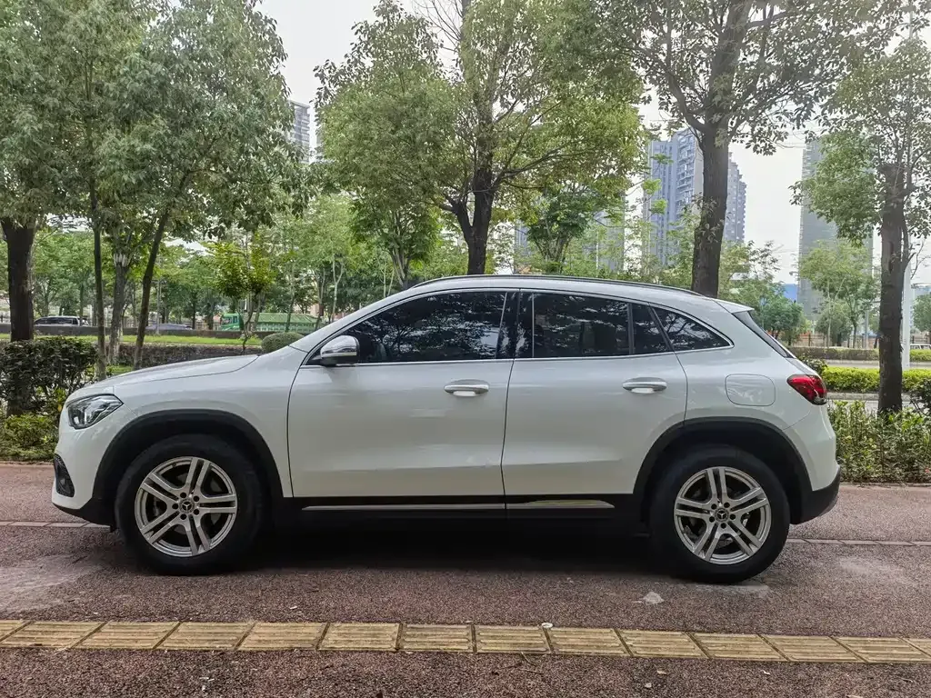 Mercedes-Benz GLA — фото 10