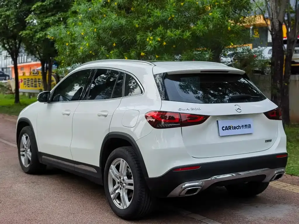 Mercedes-Benz GLA — фото 8