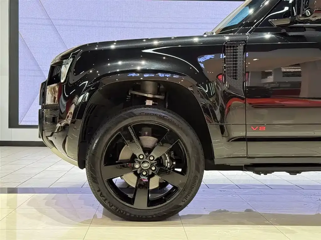 Land Rover Defender — фото 10