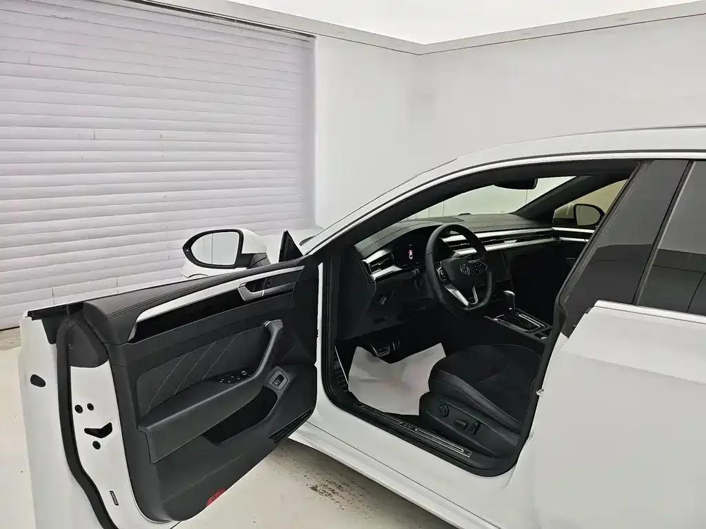 Volkswagen CC 2022 из CN, фото 9