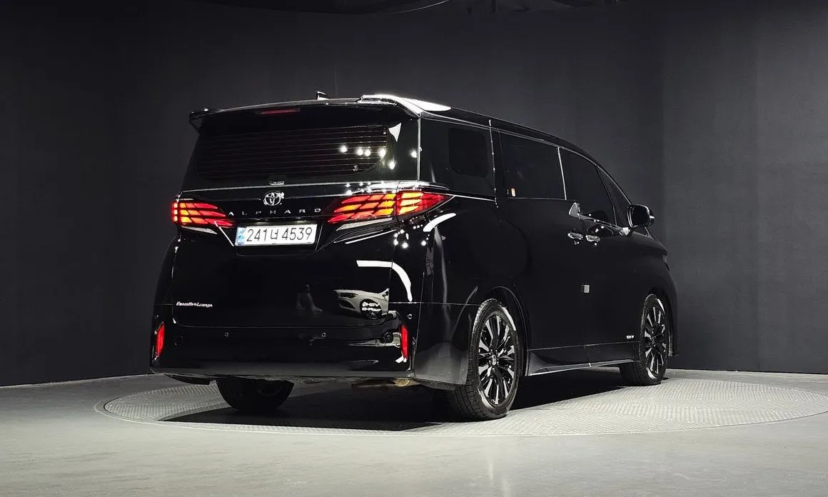 Toyota Alphard 2024 из KR, фото 2