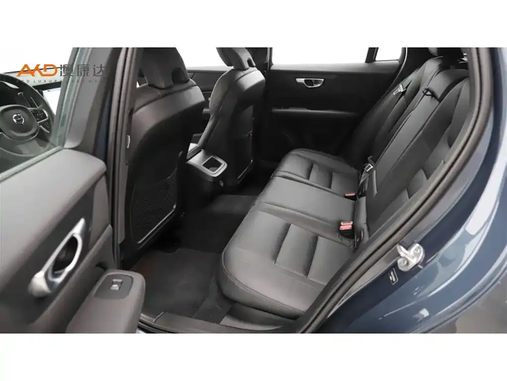 Volvo V60 2023 из CN, фото 8