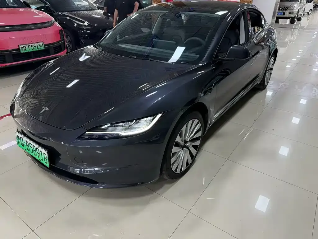 Tesla Model 3 — фото 8