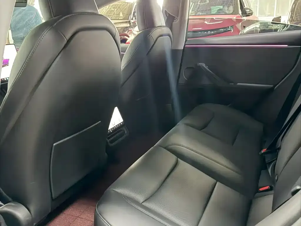 Tesla Model 3 — фото 2