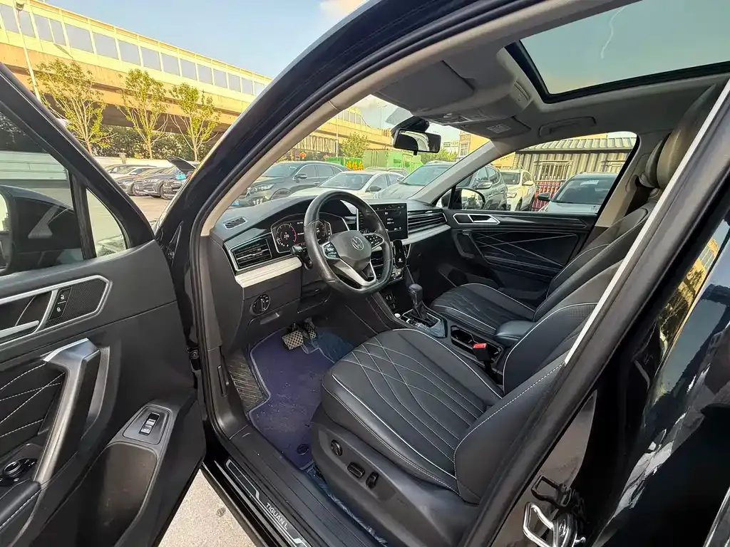 Volkswagen Tiguan L — фото 4