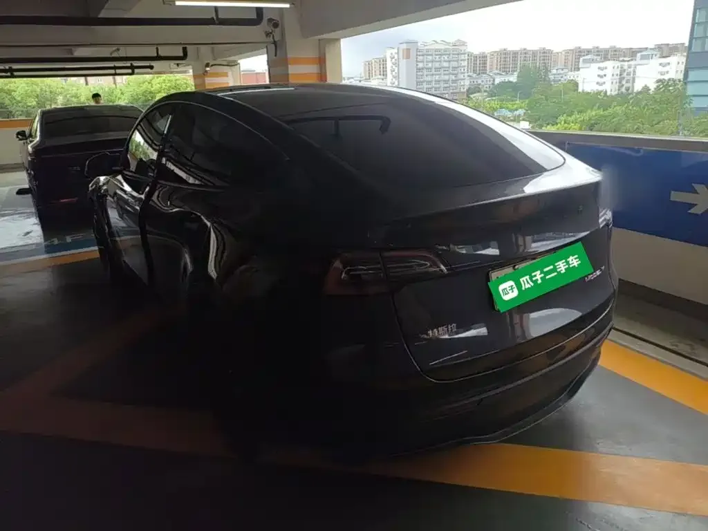 Tesla Model Y — фото 7