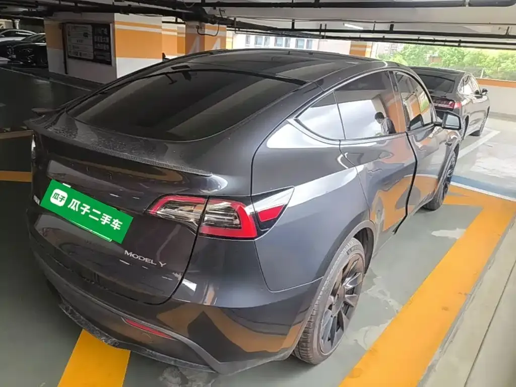 Tesla Model Y — фото 6