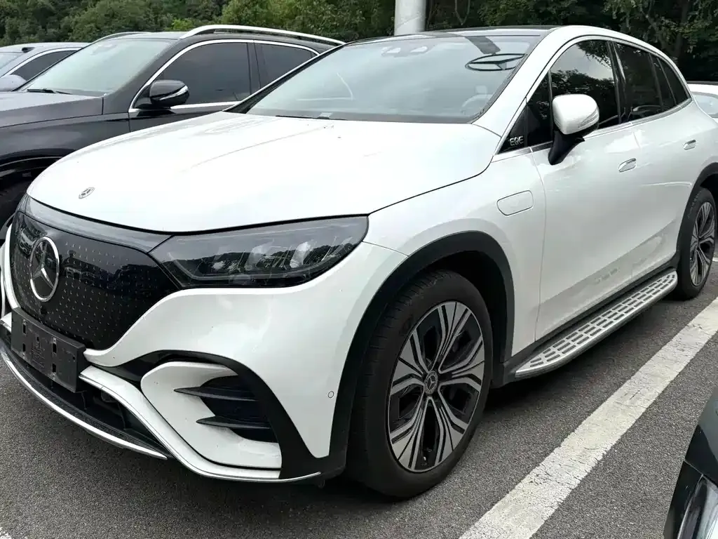 Mercedes-Benz EQE SUV