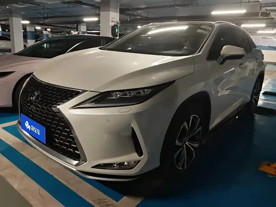 Lexus RX — фото 1