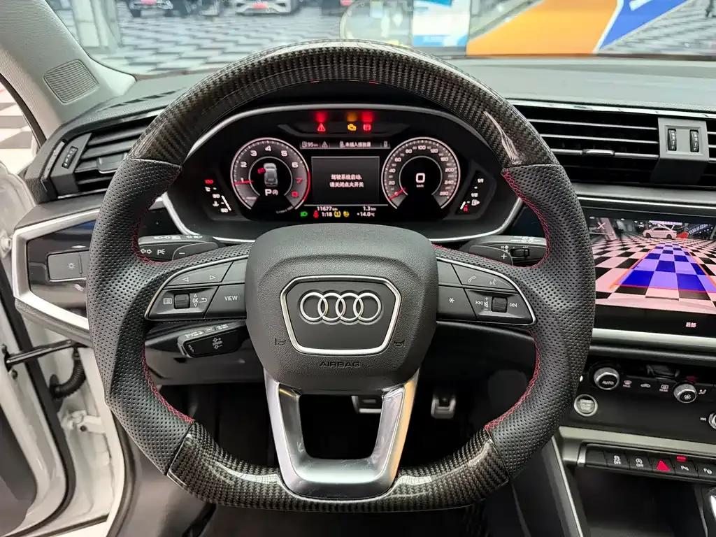 Audi Q3 — фото 8
