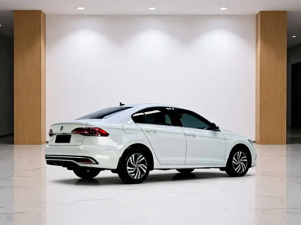 Volkswagen Bora 2023 из CN, фото 3