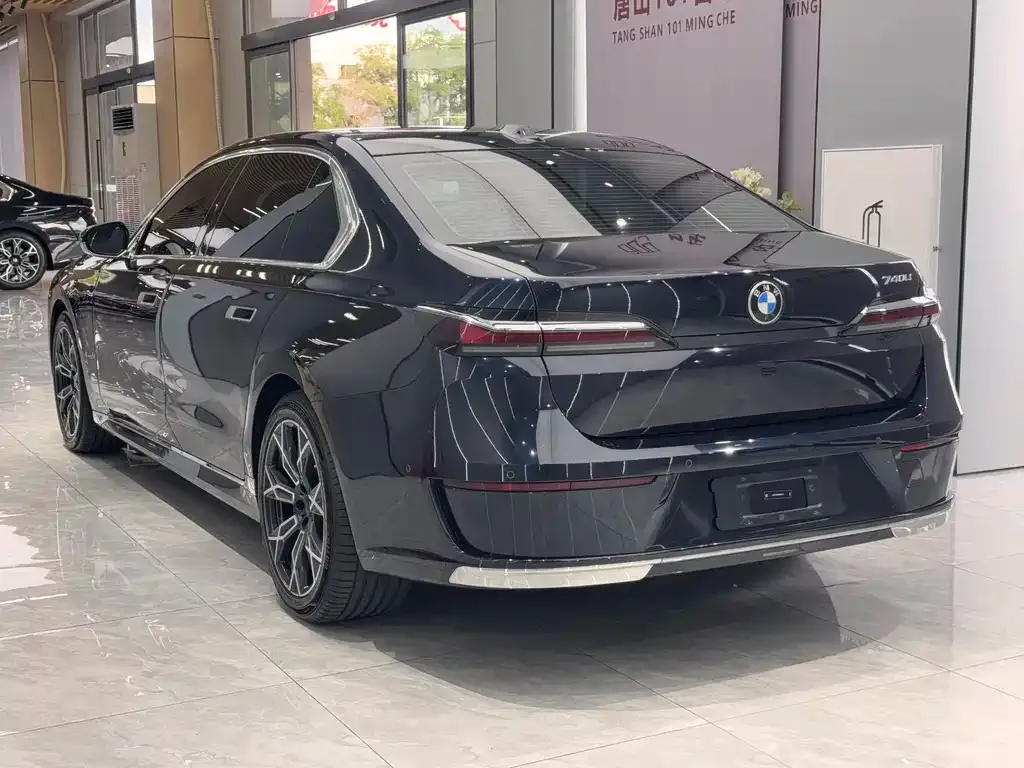 BMW 7 Series 2024 из CN, фото 10