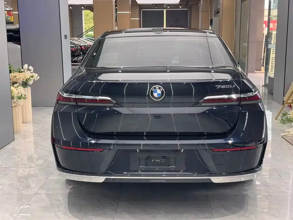BMW 7 Series 2024 из CN, фото 2