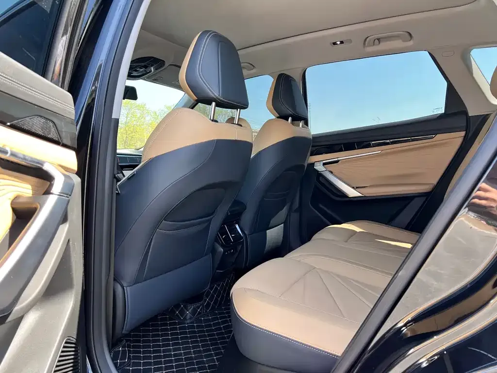 Geely Boyue L 2023 из CN, фото 2