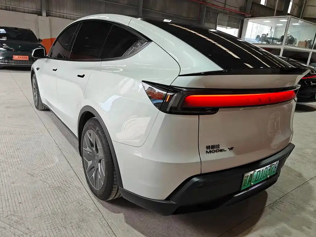 Tesla Model Y L 2025 из CN, фото 7