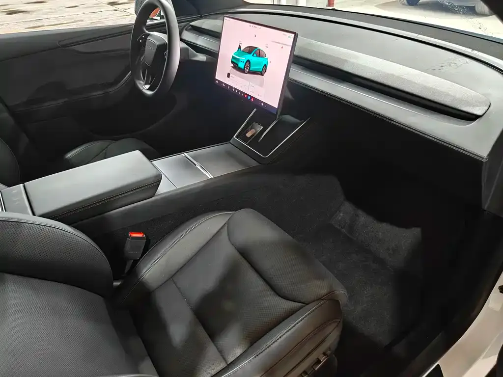 Tesla Model Y L 2025 из CN, фото 5