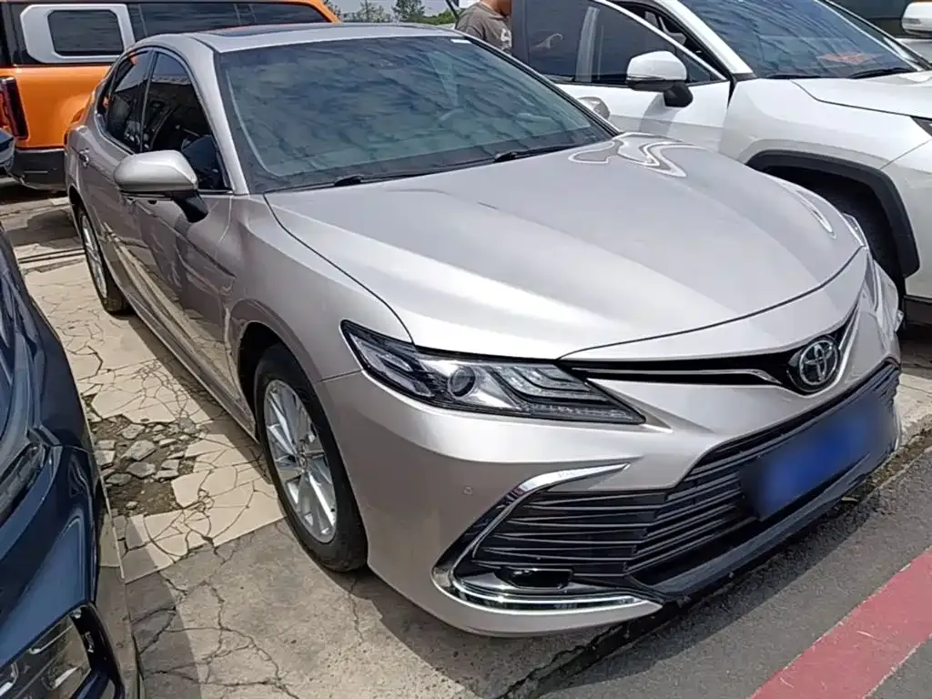 Toyota Camry — фото 5