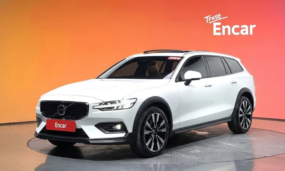 Volvo V60 — фото 1