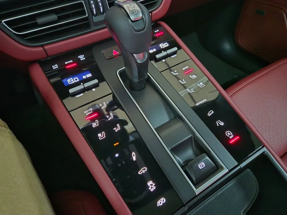Porsche Macan 2022 из KR, фото 9