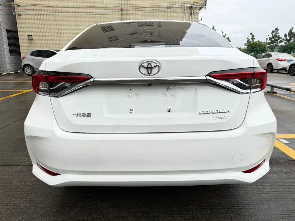 Toyota Corolla — фото 6