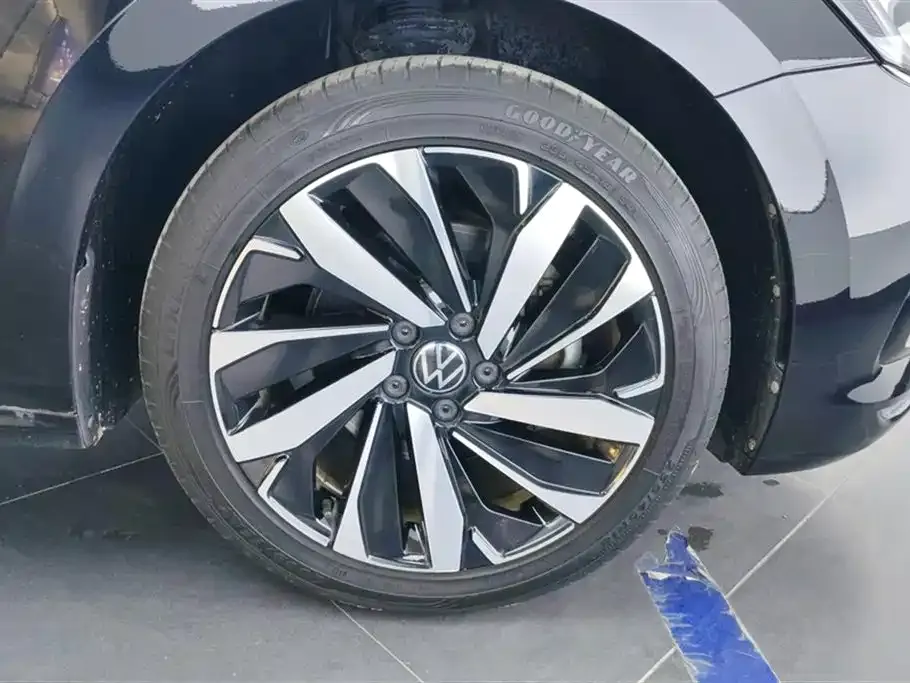 Volkswagen Passat — фото 10
