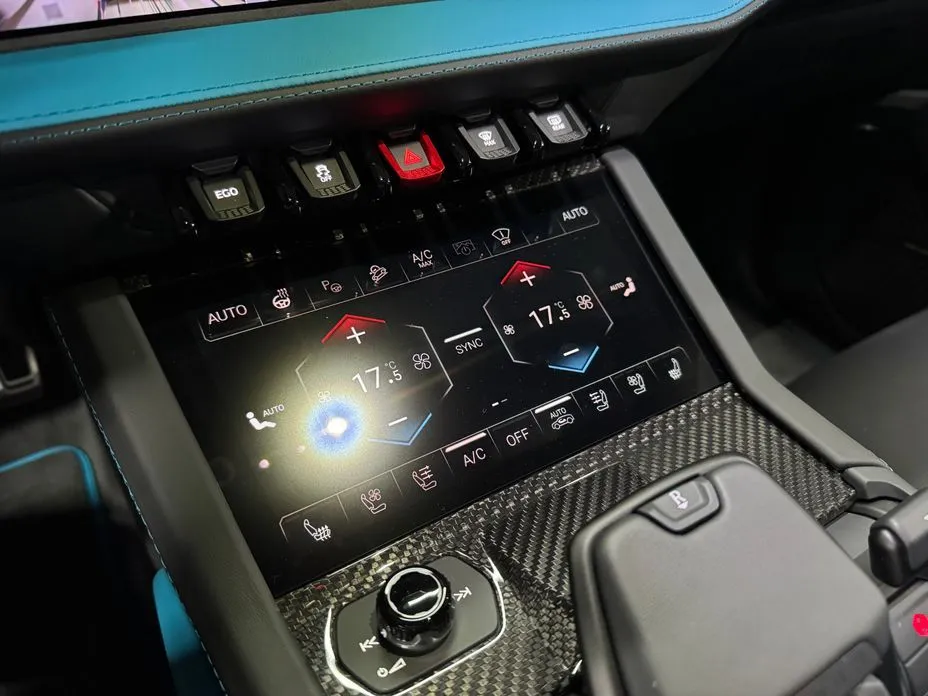 Lamborghini Urus 2025 из KR, фото 2