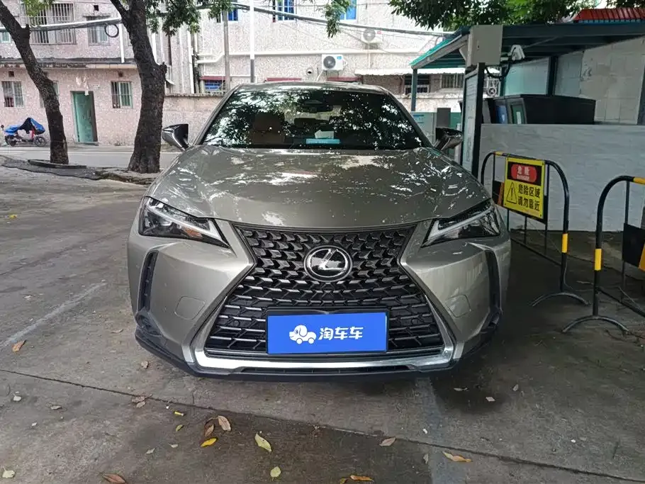 Lexus UX — фото 7
