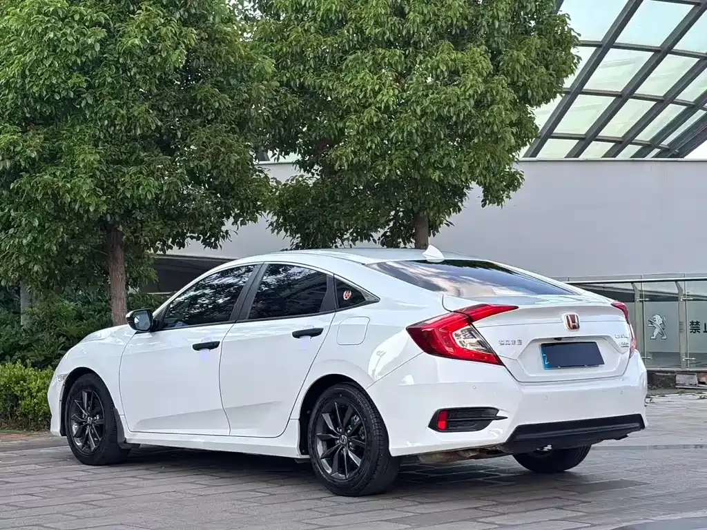 Honda Civic — фото 9
