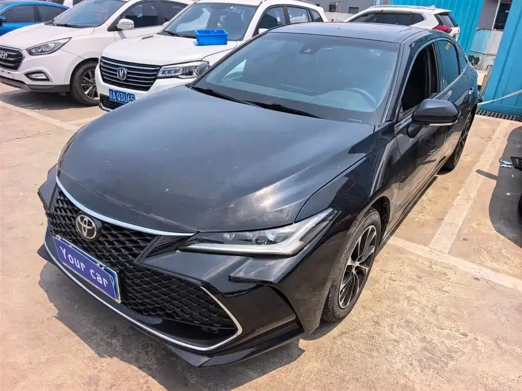 Toyota Avalon — фото 1