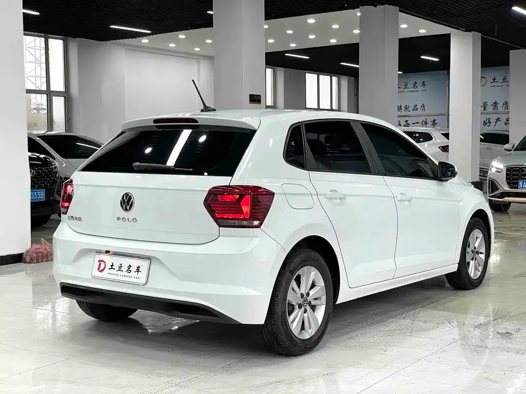 Volkswagen Polo — фото 8