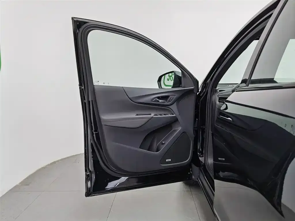 Chevrolet Equinox 2023 из CN, фото 4