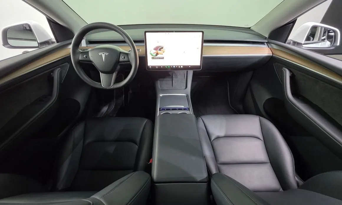 Tesla Model Y — фото 3