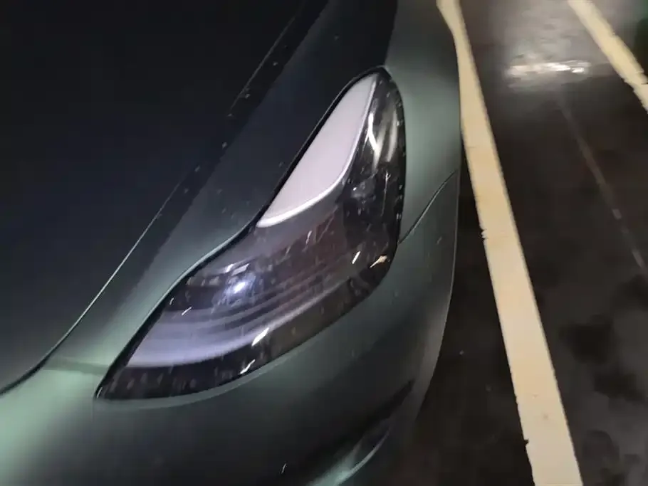 Tesla Model 3 — фото 7