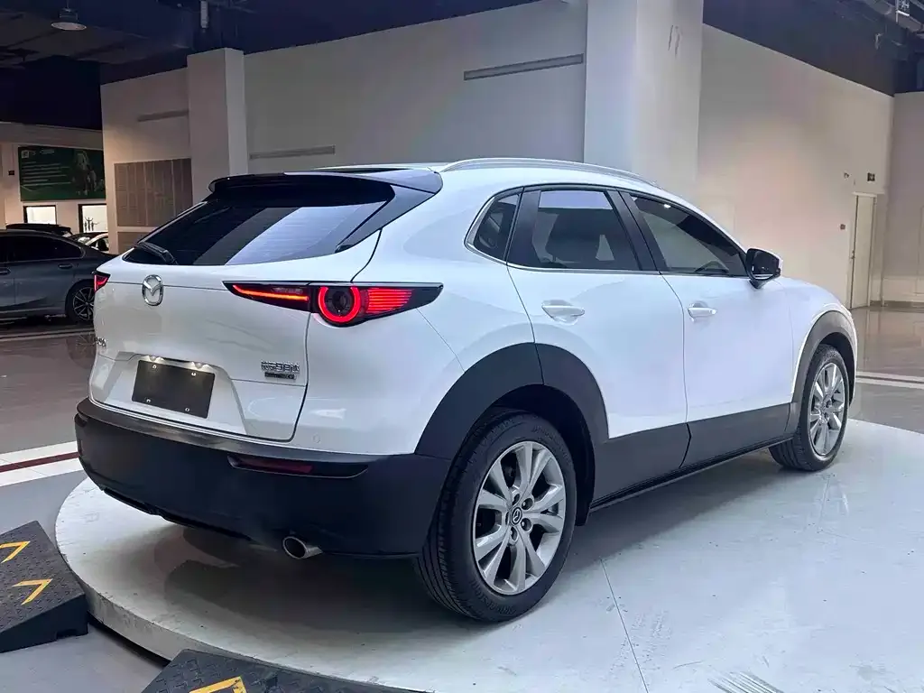 Mazda CX-30 — фото 10