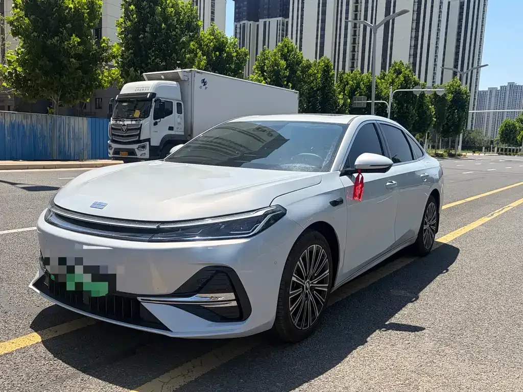Geely 银河A7 EM — фото 1