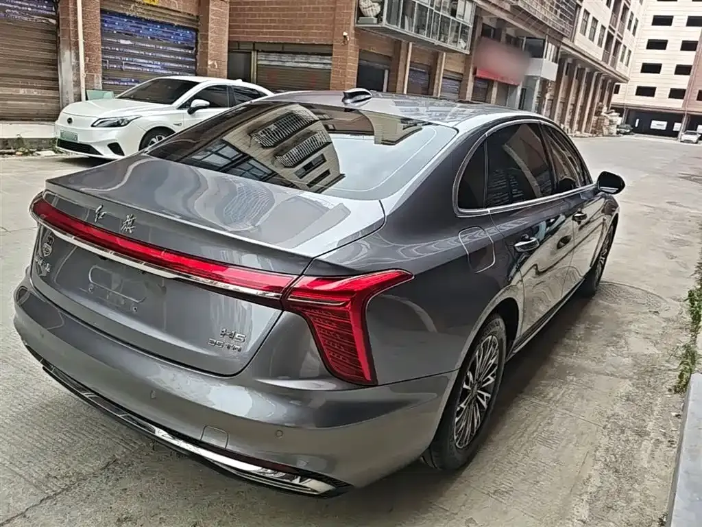 Hongqi H5 — фото 2