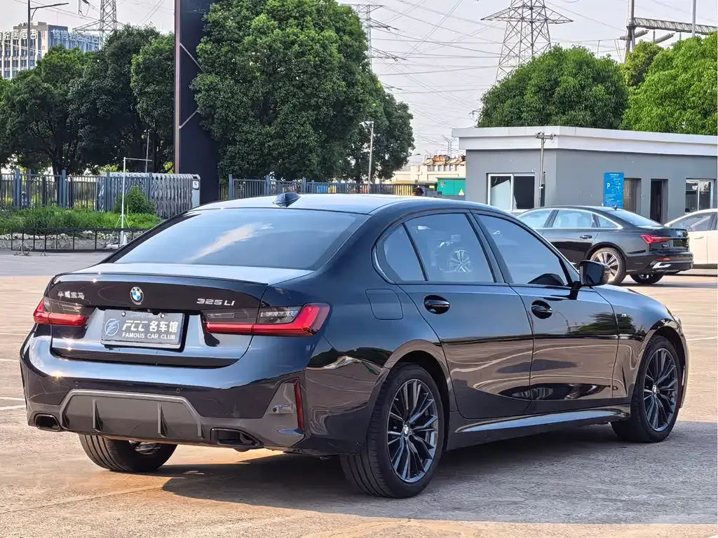 BMW 3 Series 2023 из CN, фото 2