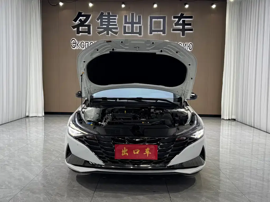 Hyundai Elantra — фото 2