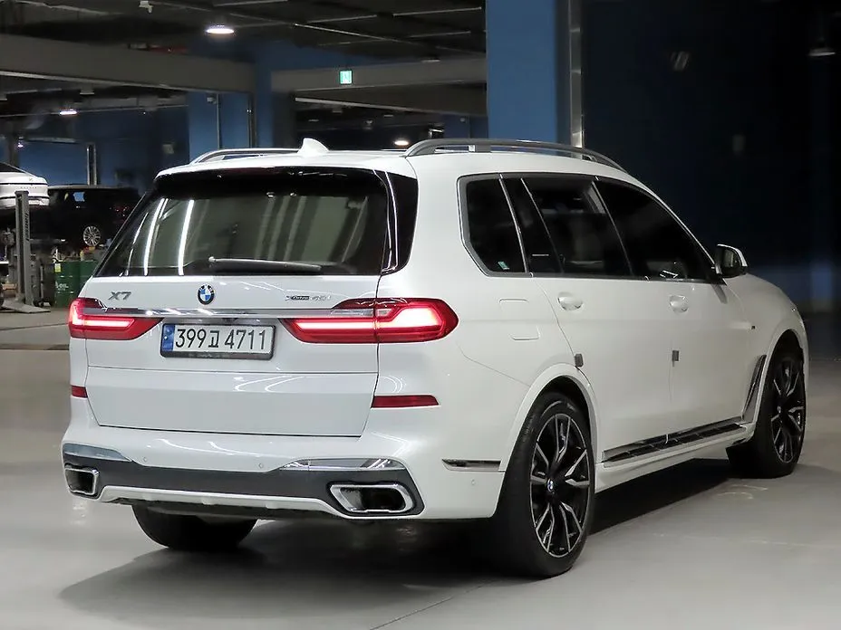 BMW X7 — фото 2