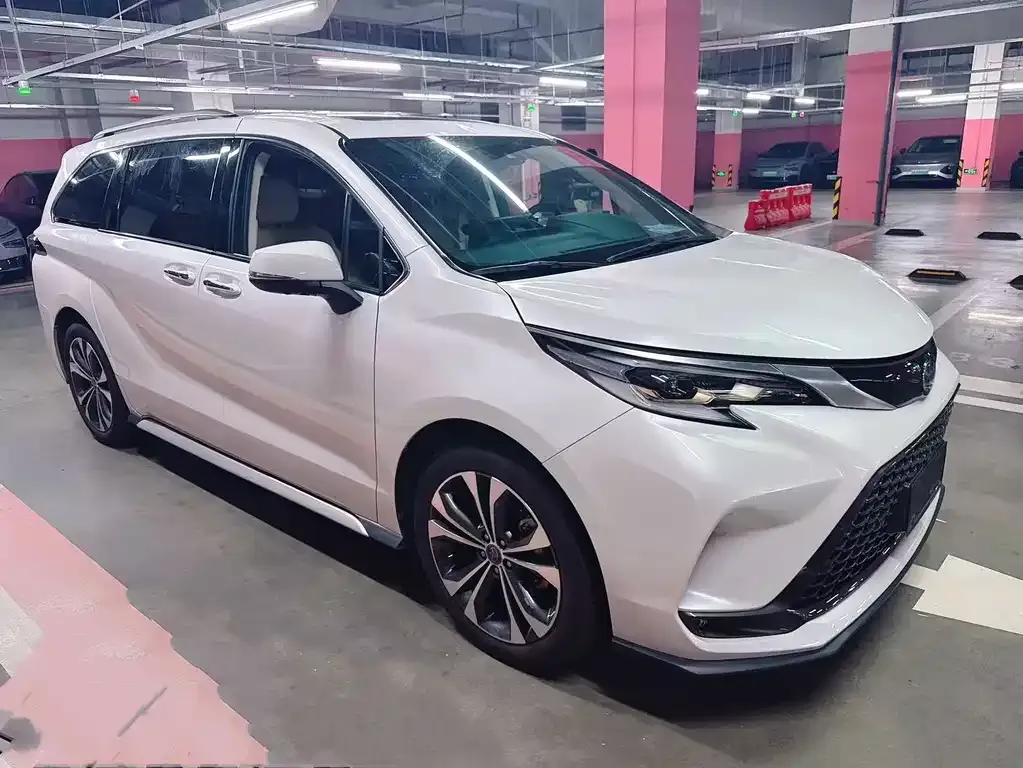 Toyota Granvia — фото 3