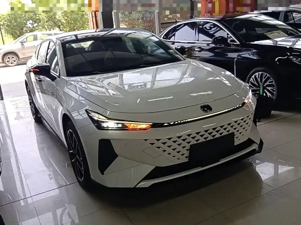 Changan UNI-V iDD 2026 из CN, фото 6