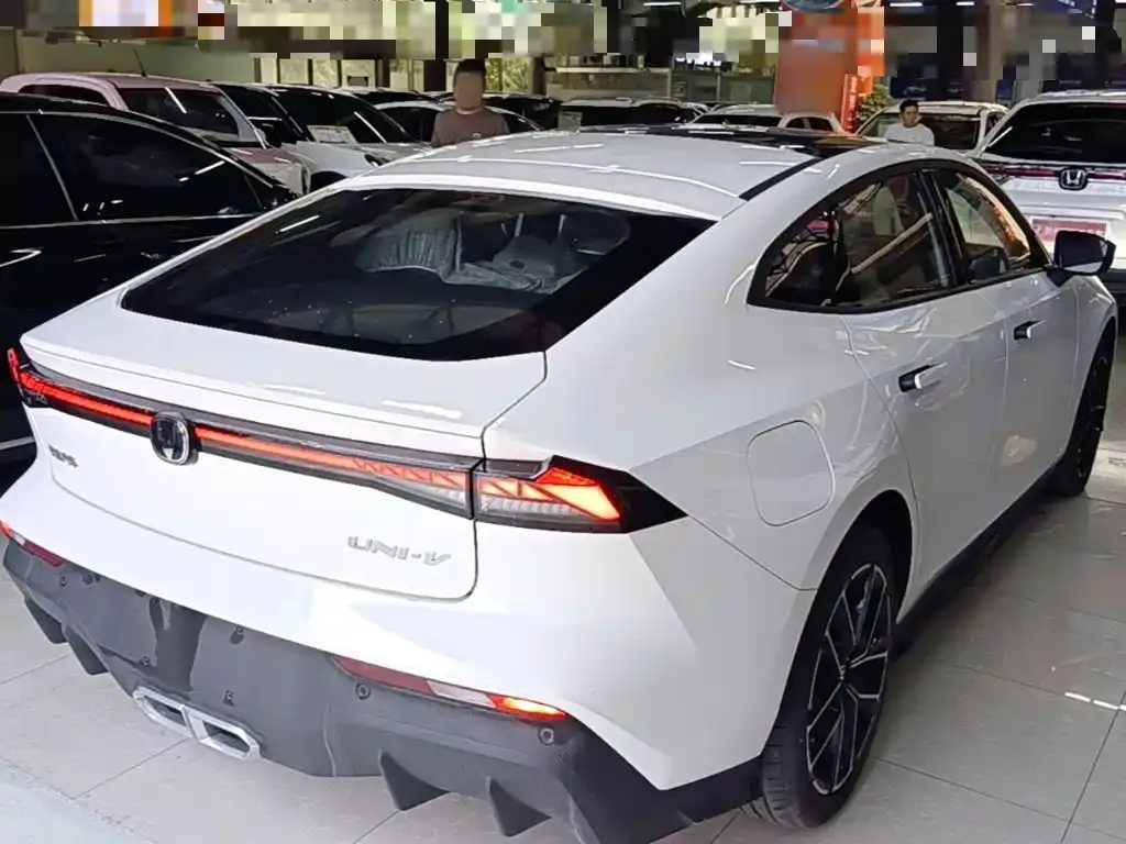 Changan UNI-V iDD 2026 из CN, фото 3