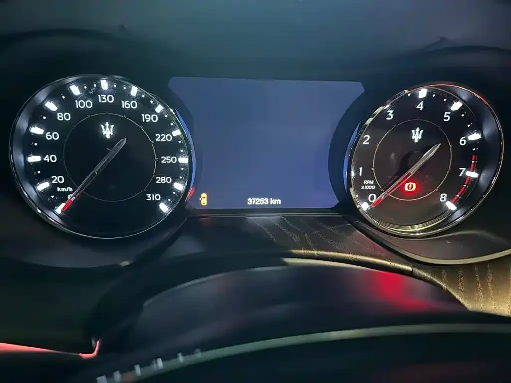 Maserati Quattroporte 2021 из CN, фото 5