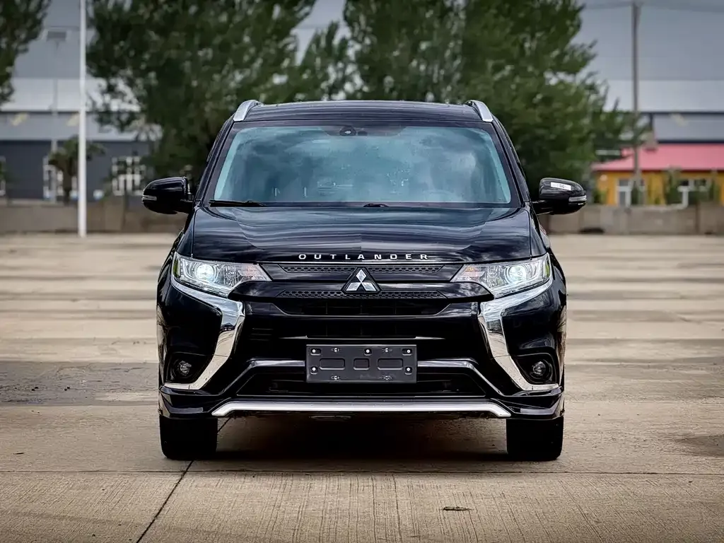 Mitsubishi Outlander — фото 2