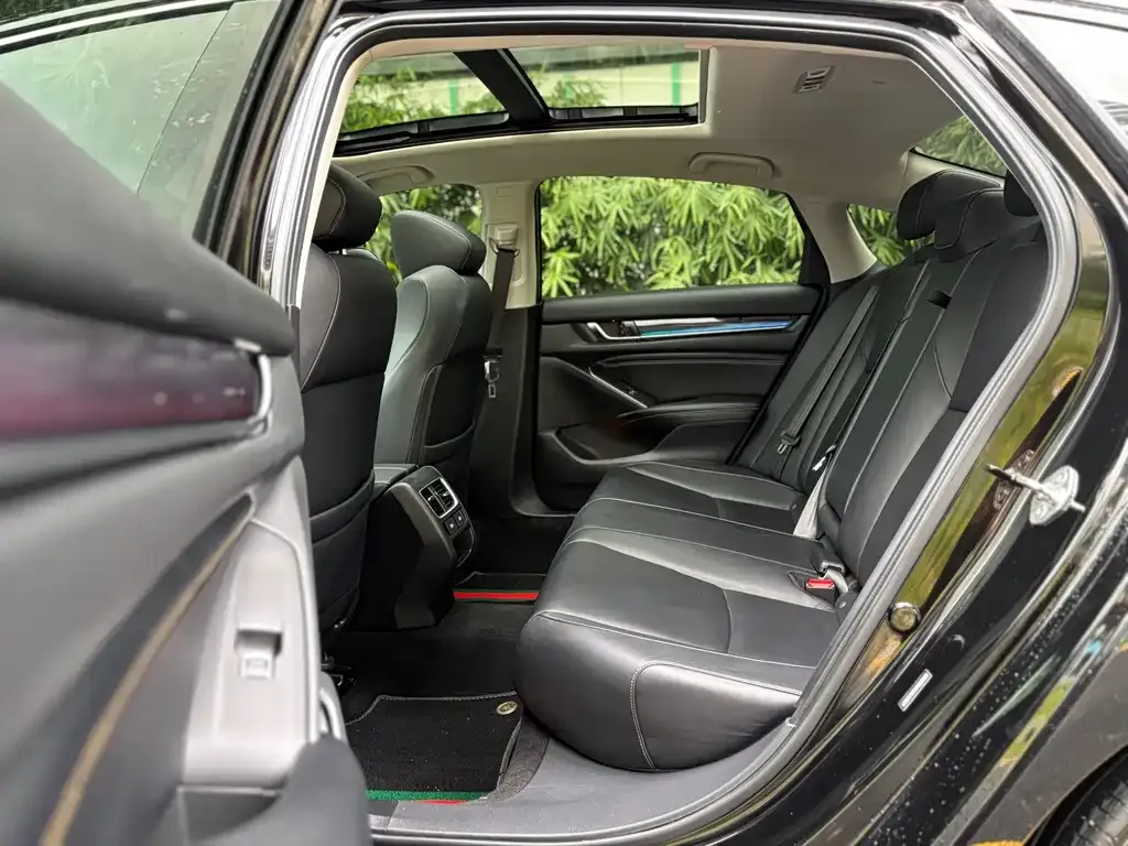 Honda Accord — фото 5