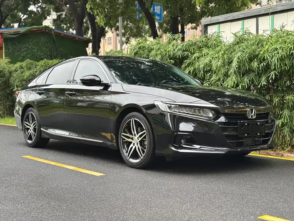 Honda Accord — фото 10