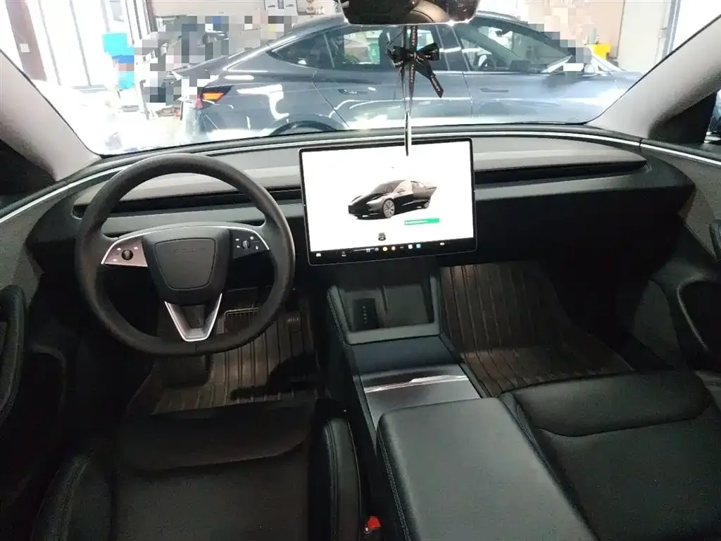 Tesla Model 3 — фото 10